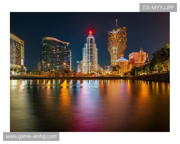 澳门带皇冠的大楼在城市天际线中的独特位置与视觉冲击